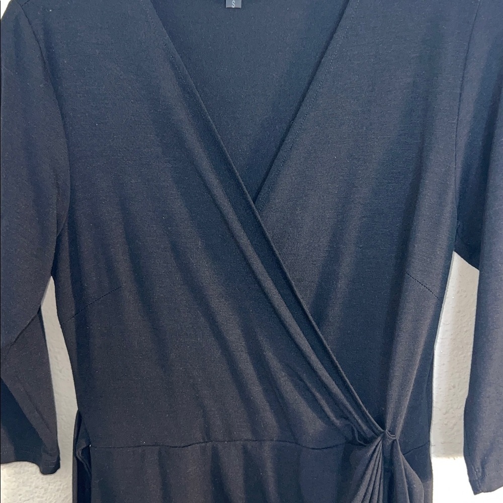 Elegant Black Long Sleeve Wrap Dress - Picture 3 of 6